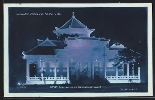 AK Paris, Exposition coloniale internationale 1931, Pavillon de la Cochinchine, la nuit
