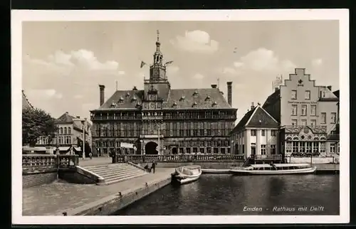 AK Emden, Rathaus mit Hotel zum goldenen Adler und Delft