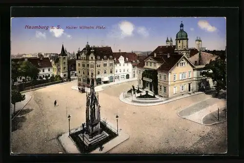 AK Naumburg a. S., Kaiser Wilhelm Platz mit Geschäft und Denkmal