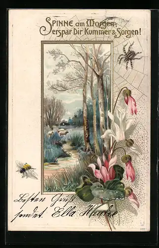 Passepartout-Lithographie Spinne mit Netz vor Flusslandschaft mit Schafen, Blume, Biene