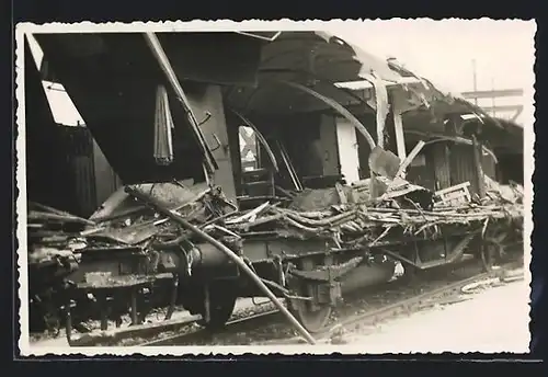 Foto-AK Eisenbahnkatastrophe 17.05.1934, zerstörte Waggons