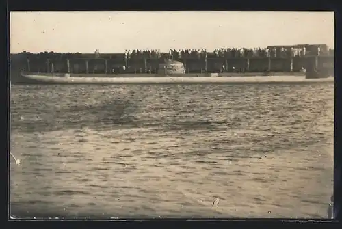 AK U-Boot hat an einer Kaimauer festgemacht