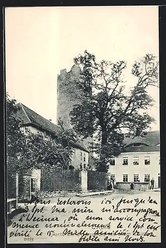AK Triptis, Partie am Schlossplatz mit altem Turm