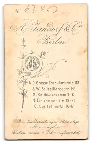 Fotografie A. Jandorf & Co., Berlin, Spittelmarkt 16 /17, Hübsches Mädchen mit langen Haaren und Tennisschläger