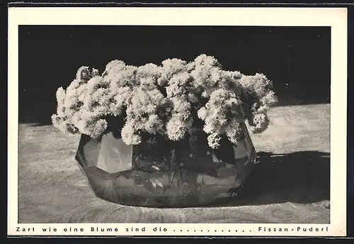 AK Reklame Fissan-Puder, Zart wie eine Blume..., Blumenstrauss in Vase