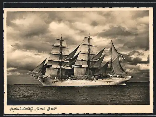 AK Segelschiff Gorch Fock auf offenem Meer in Stellung
