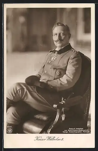 AK Kaiser Wilhelm II. mit Orden am Sitzen