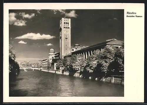 AK München, Blick zum Deutschen Museum vom Wasser aus