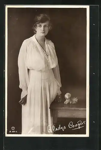 AK Schauspielerin Gladys Cooper im Kostüm einer Filmrolle