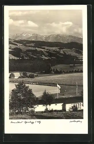 AK Scheidegg / Allgäu, Blick über das Strandbad auf die Berge