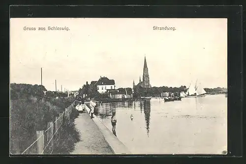 AK Schleswig, Passanten am Strandweg