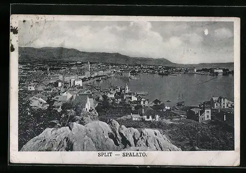 AK Split, Ortsansicht mit Hafen und Bergpanorama