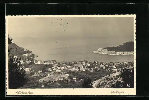 AK Makarska, Ortsansicht mit Meeresblick aus der Vogelschau