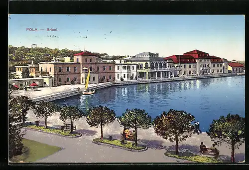 AK Brioni, Hafenpartie