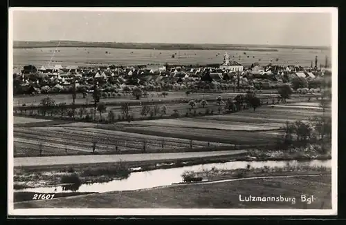 AK Lutzmannsburg, Ortsansicht mit Kirche aus der Vogelschau