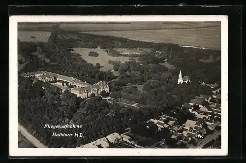 AK Halbturn, Fliegeraufnahme des Ortes mit Schloss und Kirche