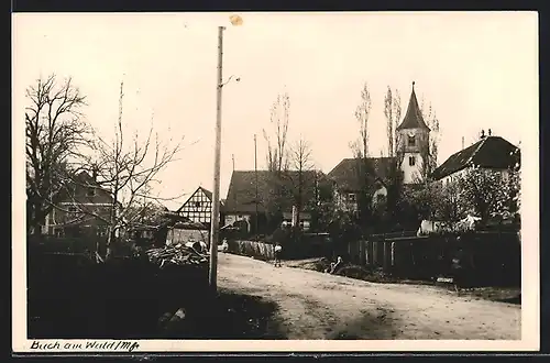 AK Buch am Wald /Mfr., Strassenpartie mit Kirche und zwei Knaben