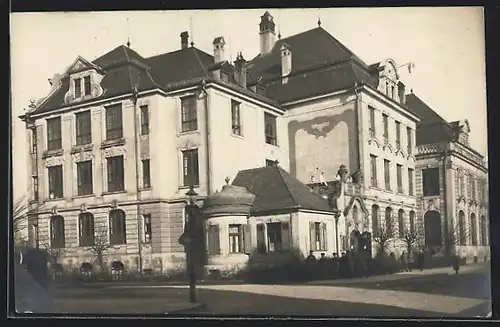 Foto-AK Erlangen, Schulhaus Puchta-Platz