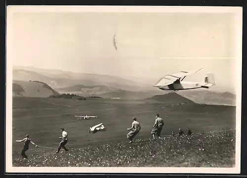 AK Segelflugzeug startet von der Wasserkuppe