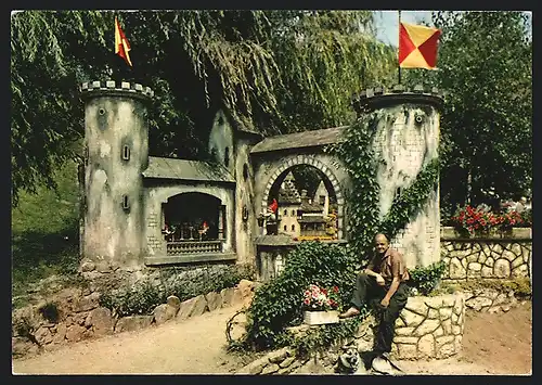 AK Altsimonswald im Schwarzwald, Cafe Märchengarten, Eingang mit dessen Erbauer Albert Ambs