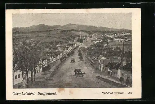 AK Ober-Loisdorf, Ortsansicht mit Hauptstrasse und Bergpanorama