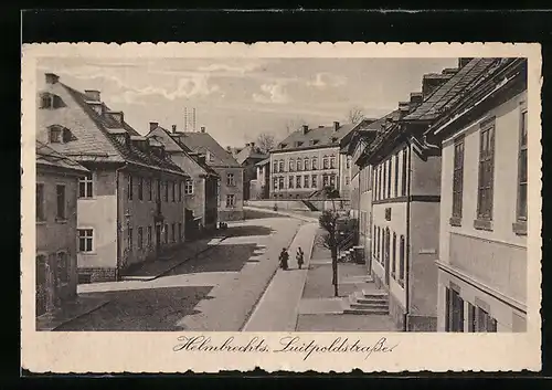 AK Helmbrechts, Luitpoldstrasse mit Passanten