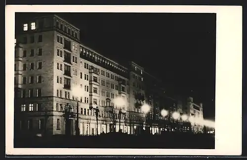 AK Berlin, Stalinallee bei Nacht