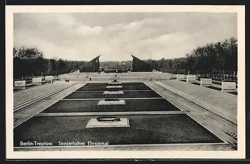 AK Berlin-Treptow, Partie am Sowjetischen Ehrenmal