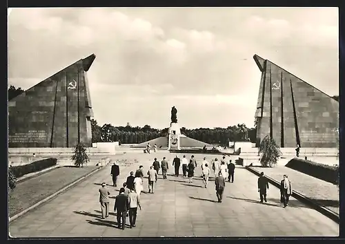 AK Berlin-Treptow, Sowjetisches Ehrenmal