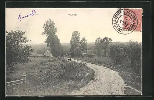 AK Vaury, Strasse in den Ort