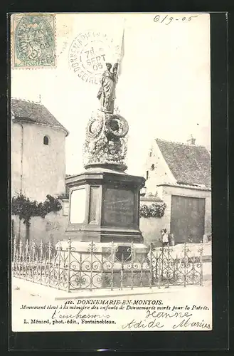 AK Donnemarie-en-Montois, Monument élevé à la mémoire des enfants de Donnemarie morts pour la Patrie