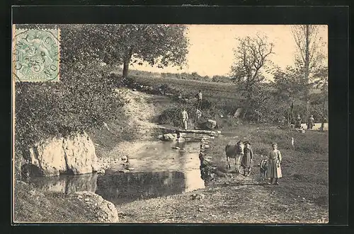 AK Saint-Boil, Kinder am Teich