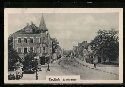 AK Rawitsch, Blick in die Bahnhofstrasse, Litfasssäule