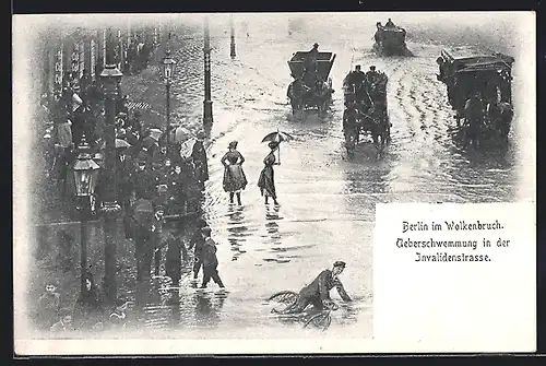 AK Berlin, Hochwasser 1902, Passanten und Fuhrwerke in der überschwemmten Invalidenstrasse