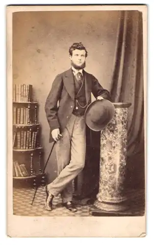 Fotografie F. H. Dann, Reading, Portrait Mr. J. Tyler im Anzug mit Flanierstock, 1871