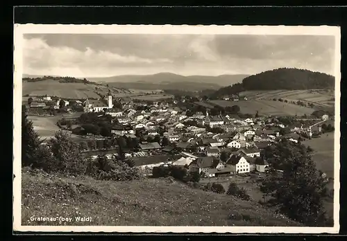 AK Grafenau im bayr. Wald, Blick vom Berg hinab auf den gesamten Ort, Blick zur Kirche