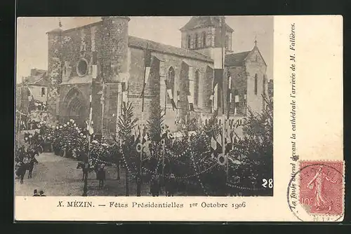 AK Mézin, Fétes Présidentielles 1906, la foule attend devant la cathedrále l'arrivée de M. Falliéres