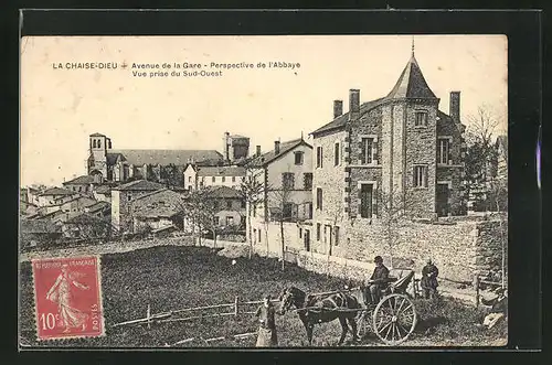 AK La Chaise-Dieu, Avenue de la Gare, Perspective de l`Abbaye, Vue prise du Sud-Ouest