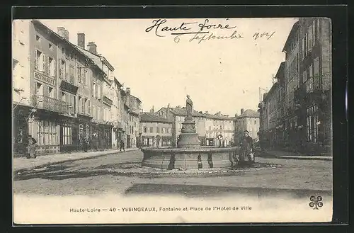 AK Yssingeaux, Fontaine et Place de l`Hôtel-de-Ville