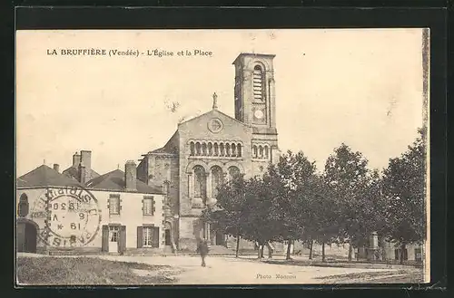 AK La Bruffiere, L`Eglise et la Place
