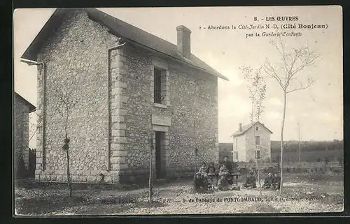 AK Les Oevres, Abordons la Cité-Jardin N.-D. par la Garderie d`enfants