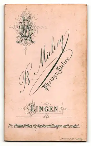 Fotografie B. Mieling, Lingen, Portrait junger Mann mit Brille