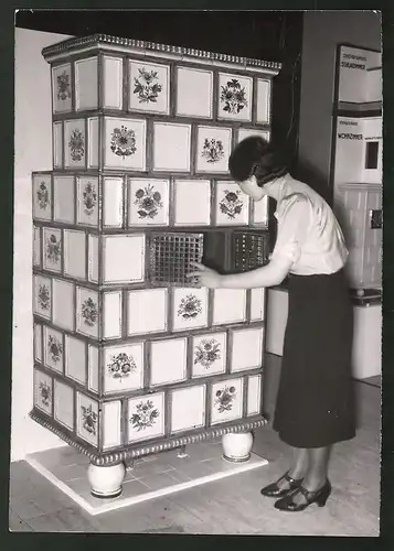 Fotografie Ansicht Berlin, Neustädtische Kirchstrasse, Haus des Deutschen Handwerkes, moderner Kachelofen 1939