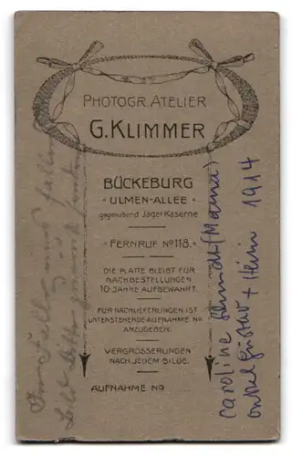 Fotografie G. KLimmer, Bückeburg, Portrait bürgerliche Dame mit Kleinkind auf dem Arm und einem Jungen