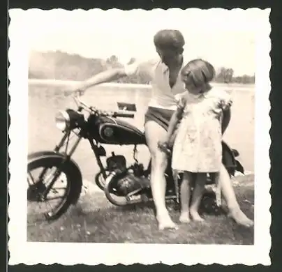Fotografie Motorrad Dürkopp MD200, Vater & Tochter mit Krad