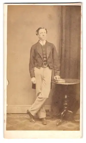 Fotografie Goshawk, London-Harrow, The Rt Hon. Somerset Henry Maxwell, 10th Baron Farnham