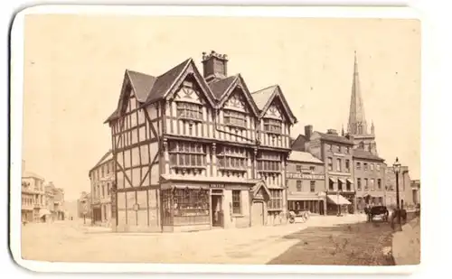 Fotografie T. Jones, Herford, Ansicht Stratford-upon-Avon, old Market Hall mit Geschäft Smith