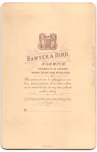 Fotografie Sawyer & Bird, Norwich, Ansicht Norwich, Turm der Kathedrale, schöner alter Gothikbau