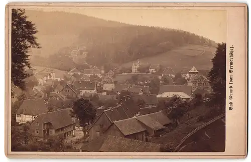 Fotografie unbekannter Fotograf, Ansicht Bad Grund, Blick auf den Ort von der Bremerhöhe aus gesehen