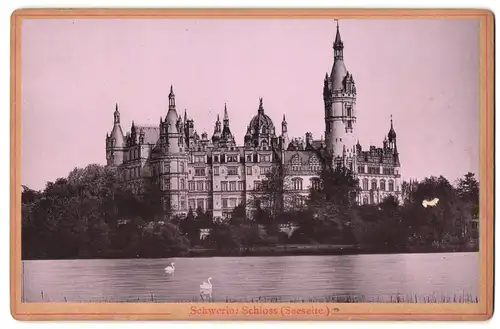 Fotografie unbekannter Fotograf, Ansicht Schwerin, Blick auf das Schloss von der Seeseite